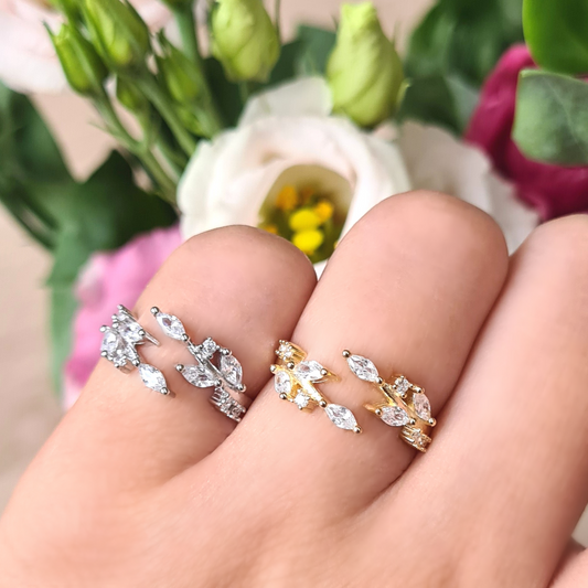 Adjustable Leaf Ring in Gold