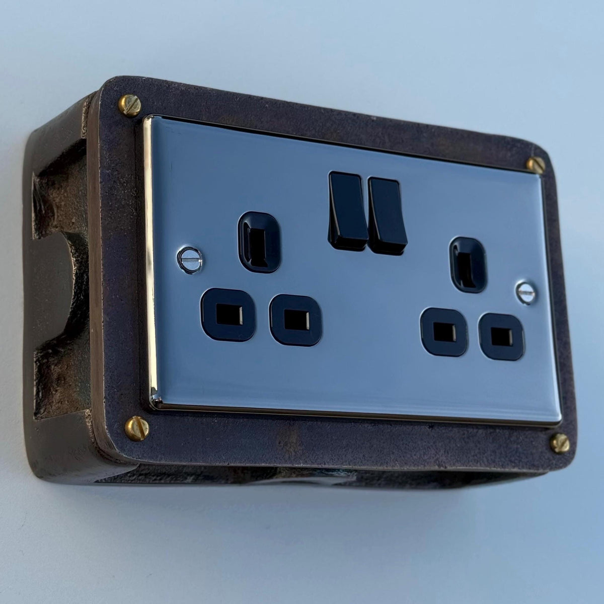 Black Nickel Double Switched 13A Power Socket 230V 13A 2 Gang 2G Solid Metal Antique Brass Conduit Switch