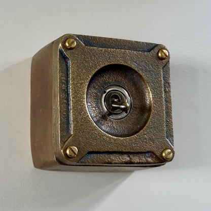 Single Gang Antique Brass Solid Cast Metal Surface Mounting Light Switch Industrial 2 Way