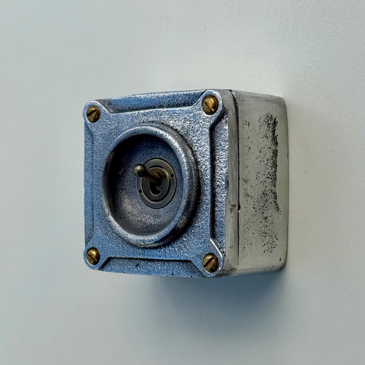 Single Gang Cast Aluminium Conduit Toggle Light Switch | 2 Way