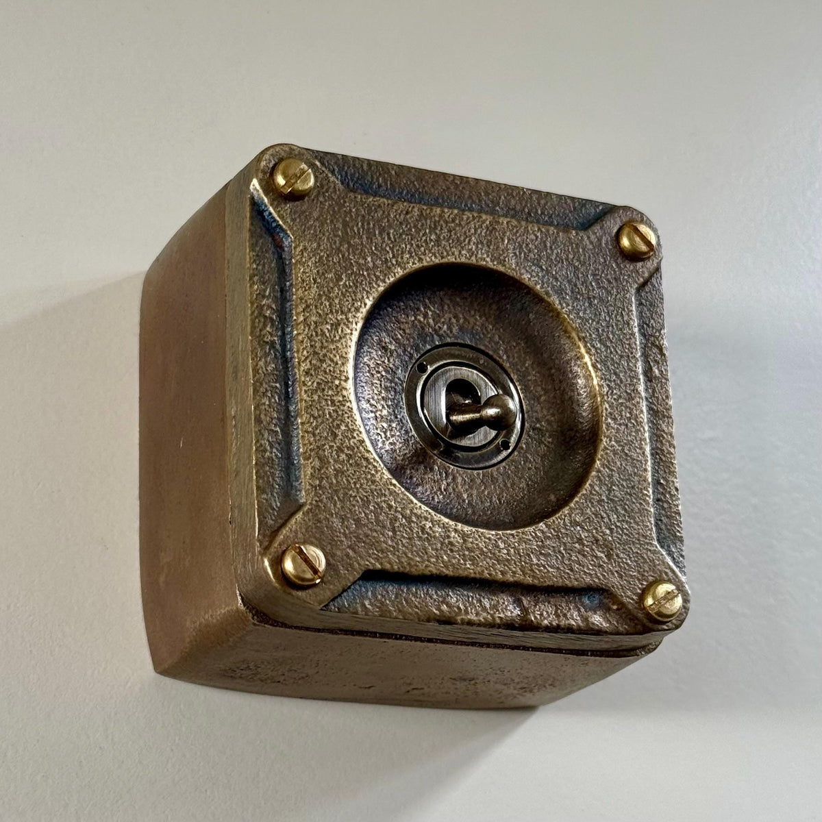 Single Gang Antique Brass Solid Cast Metal Surface Mounting Light Switch Industrial 2 Way