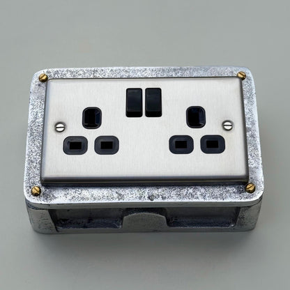 Brushed Steel Double Switched 13A Power Socket 230V 2 Gang 2G Socket Cast Metal Conduit Switch Industrial